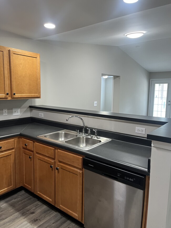 Photo - 3716 Cotswold Ave Unit V