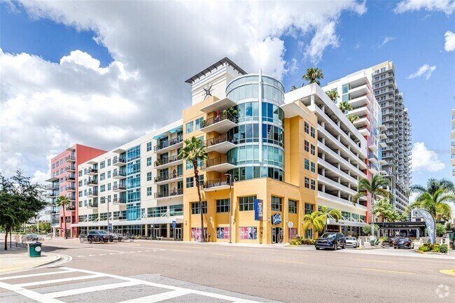 Building Photo - 1120 E Kennedy Blvd Unit 1527 Rental