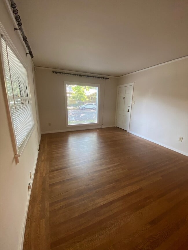 Photo - Beautiful 2bd/1ba 878 sq. ft. property located in Midtown Sacramento!