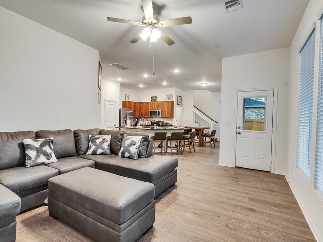 Building Photo - 414 Magnolia Ln