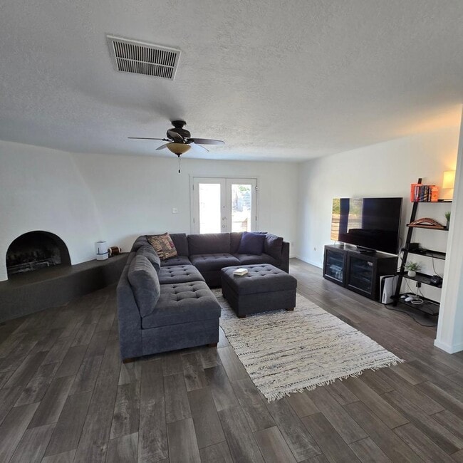 Photo - 1048 Monte Largo Dr NE