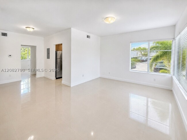 Building Photo - 1025 94th St Unit 12