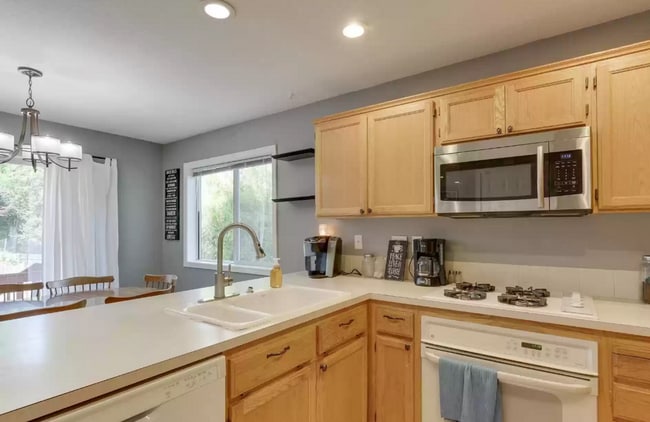 Photo - Lovely 3 bedroom Home in Pioneer Place!