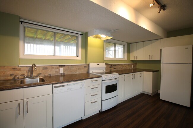 Photo - 4104-4119 19 Ave NW