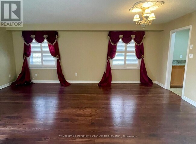 Photo - 215 Edenbrook Hill Dr