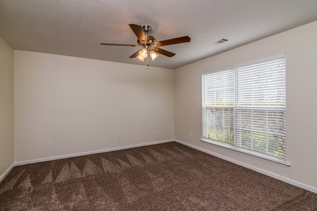 Photo - 816 Thomas Bay Ct