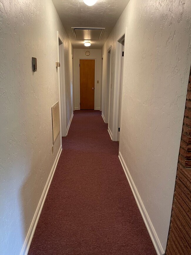 Photo - Large Ranch Style Home