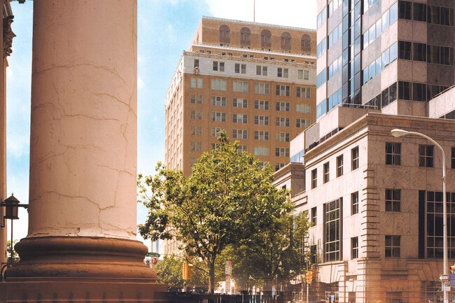 The Lofts At 1835 Arch