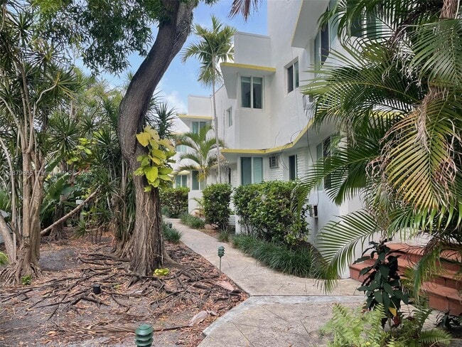 Building Photo - 6941 Bay Dr Unit 3C Rental