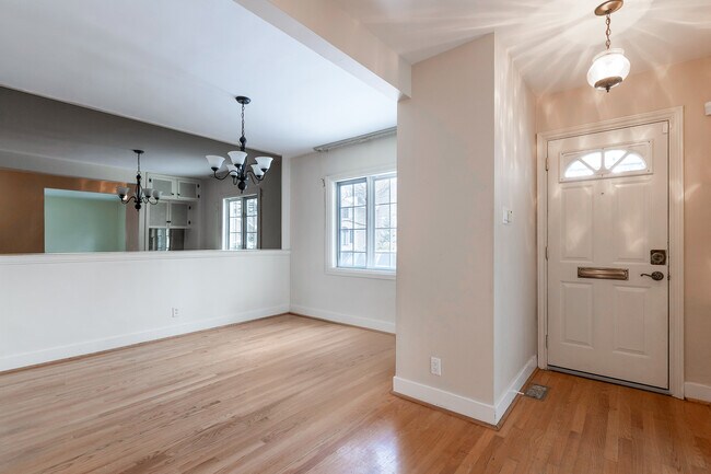 Photo - 24 Douglas Crescent