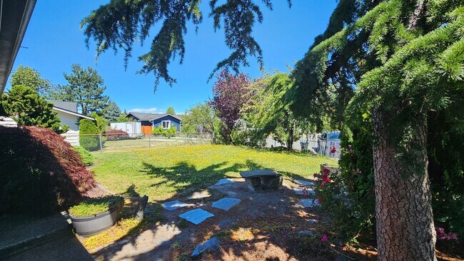 Photo - 2400 Carpenter St
