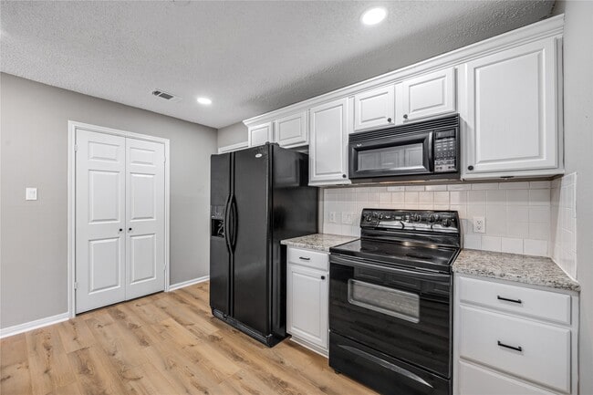 Photo - 13852 Hollowgreen Dr Unit 303/5