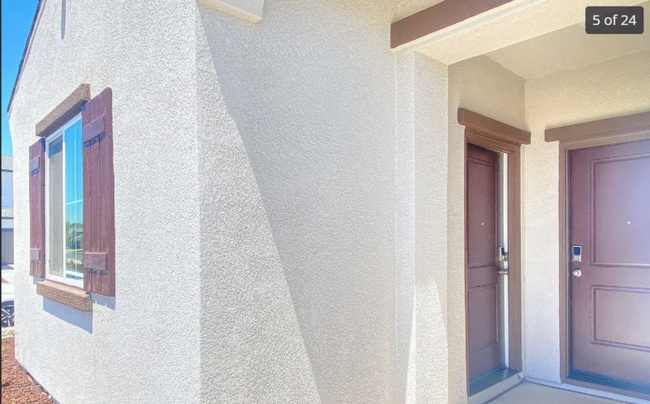 Photo - 917 Somerset Way