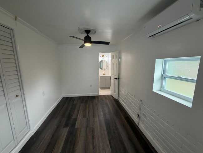 Photo - Northeast 7th Avenue, Pompano Beach, FL 33064 - 5 BR 3 BA house