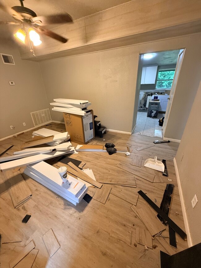 Photo - 3002 Lark St