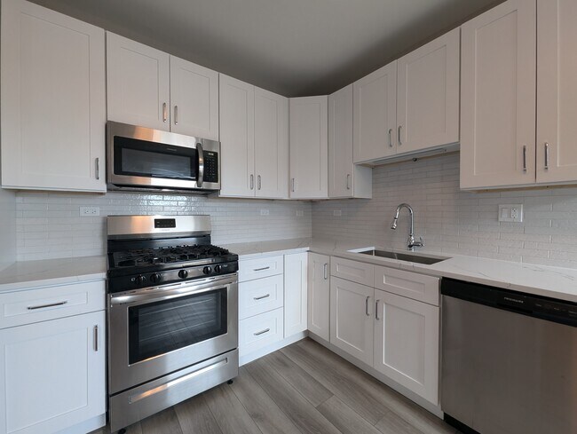 Photo - 3943 N Janssen Ave Unit 2