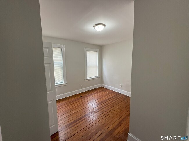 Photo - 111 Smith St Unit 1st