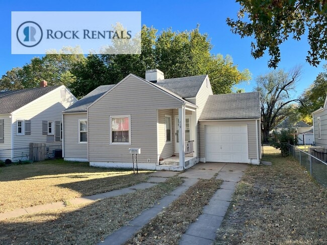 Building Photo - 2 Bed 1 Bath with Partially Finished Basement