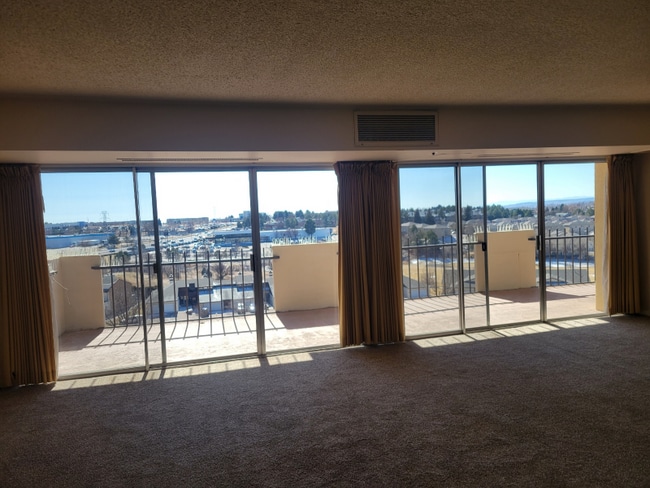 Photo - 411 Lakewood Cir