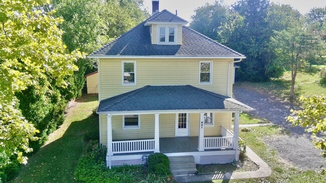 Photo - 621 S Main St