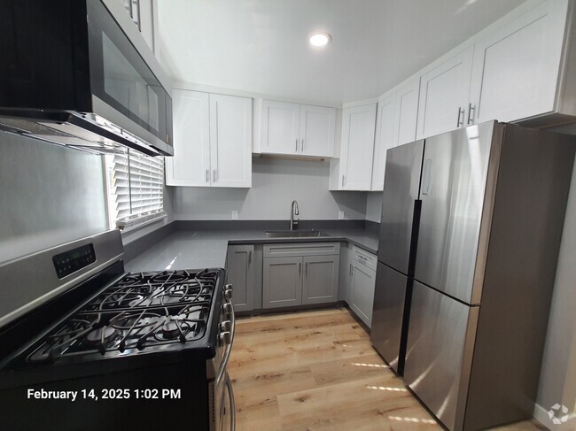 Building Photo - 9112 S Manhattan Pl Unit 9112 Rental