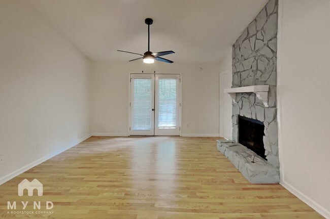 Photo - 134 Oak Cir S