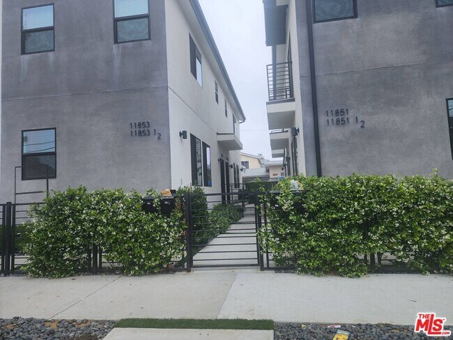 Photo - 11853 Dehougne St