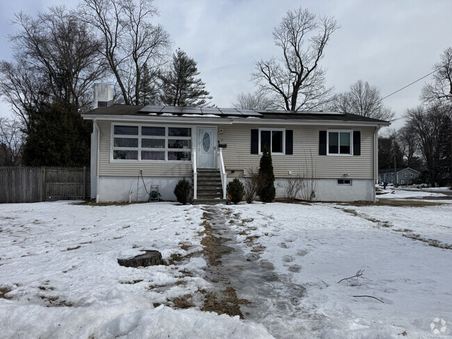 Building Photo - 39 Saddle Rd Rental