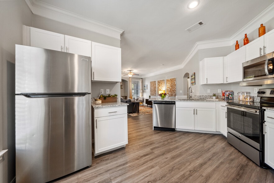 2BD, 2BA - 1,266SF - Kitchen