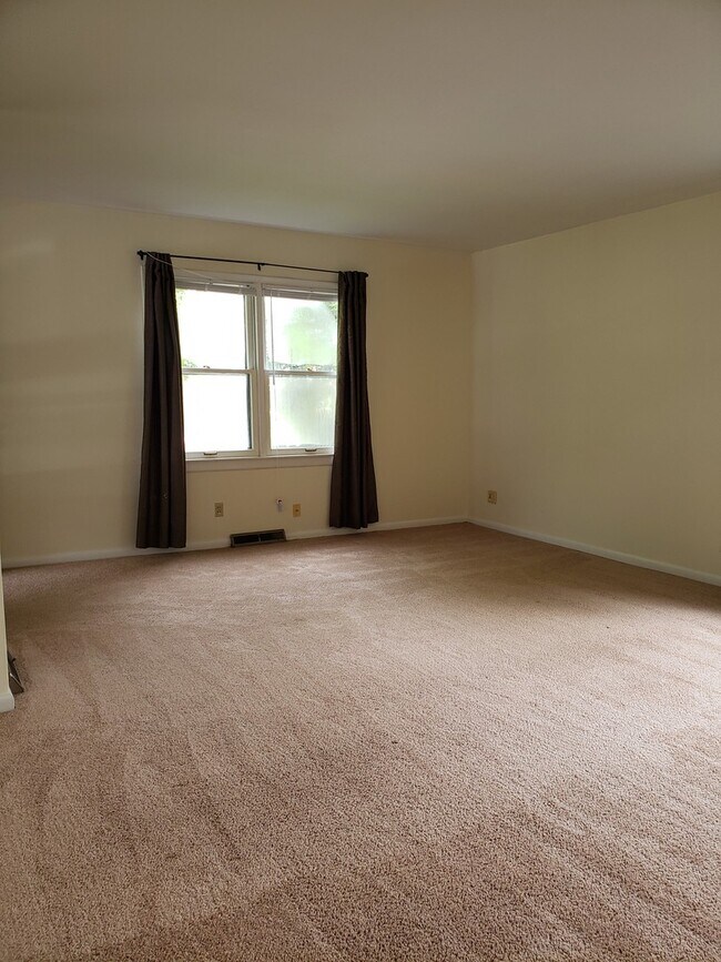 Photo - 3 bedroom, 2 bath Home: Available July 2026!