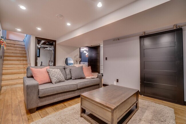 Photo - 10129-10184 84 Street NW Unit SI ID1564628P
