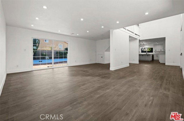 Photo - 6257 Lindley Ave
