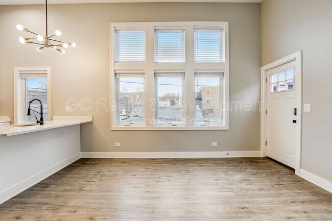 Photo - 4329 N Ashland Ave Unit C