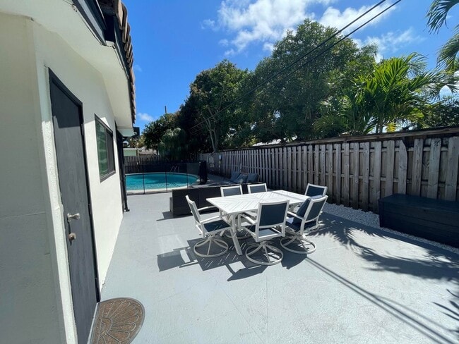 Photo - 2620 NE 19th St