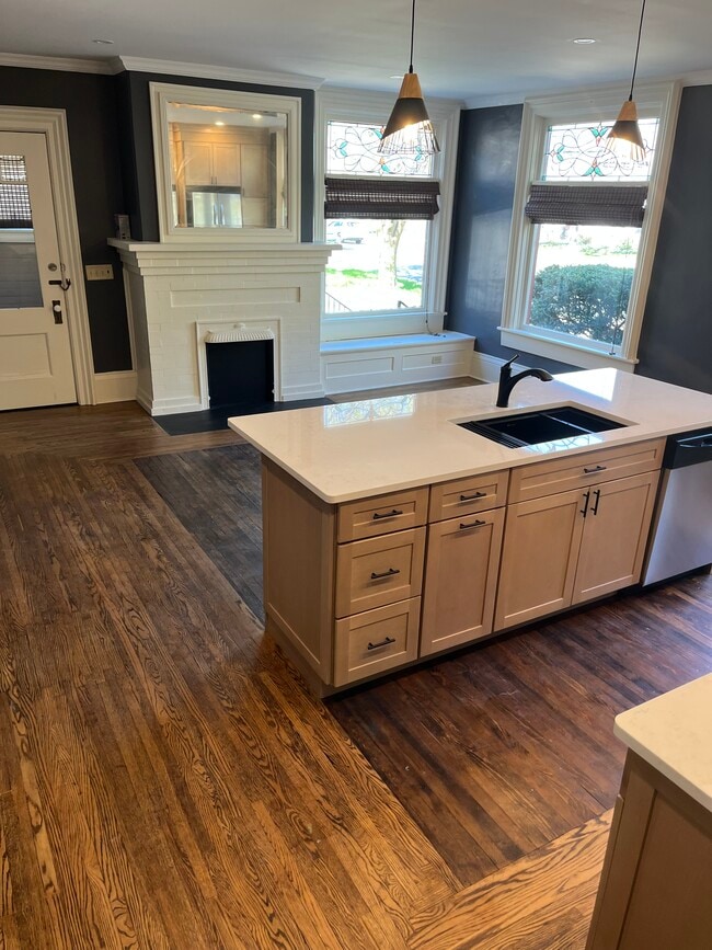 79 E Main St Unit A
