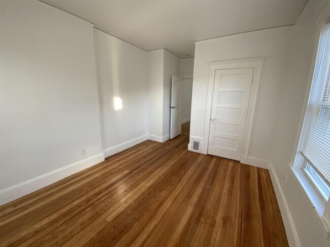 Photo - 44 Temple St Unit 3