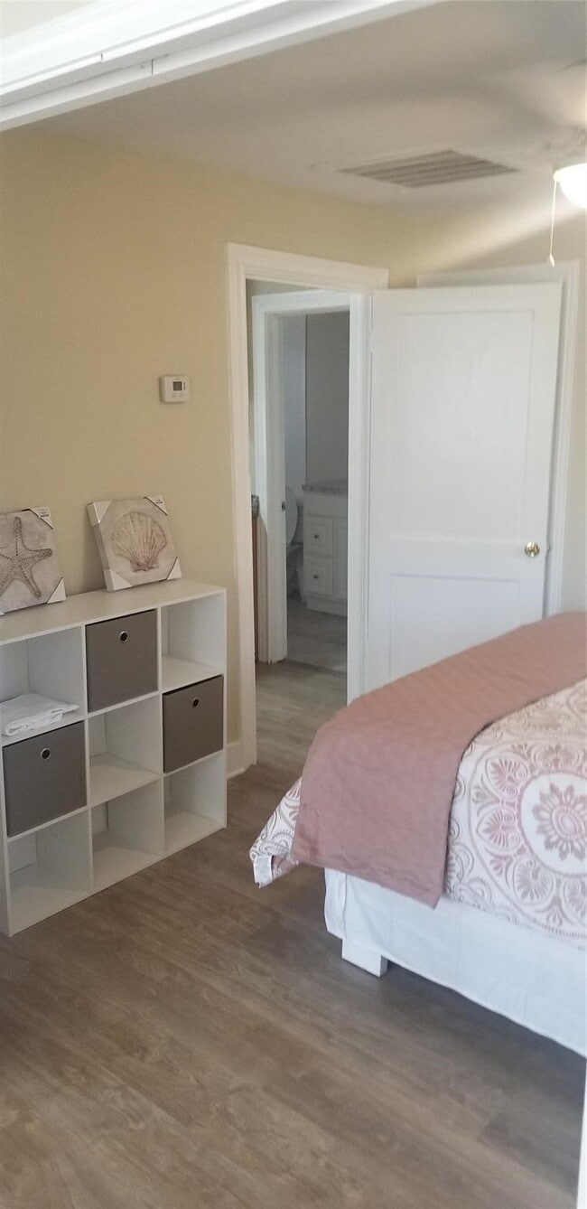 Photo - 4418 Avenue P 1/2