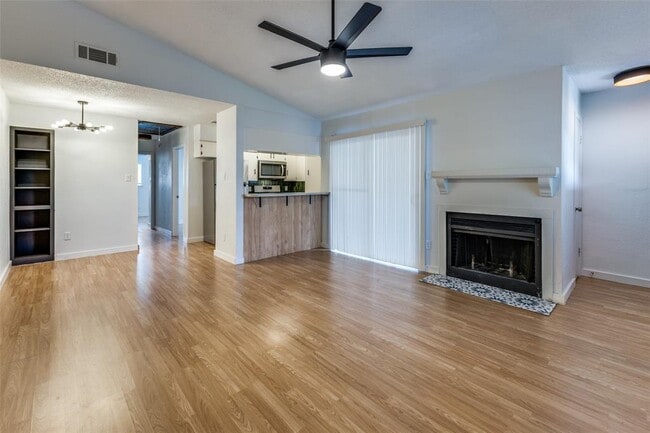 Photo - 7202 Carver Ave