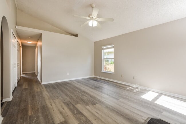 Photo - 5529 New Cambridge Rd