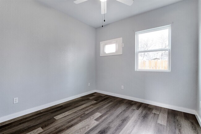 Photo - 438 S San Joaquin Ave Unit 1