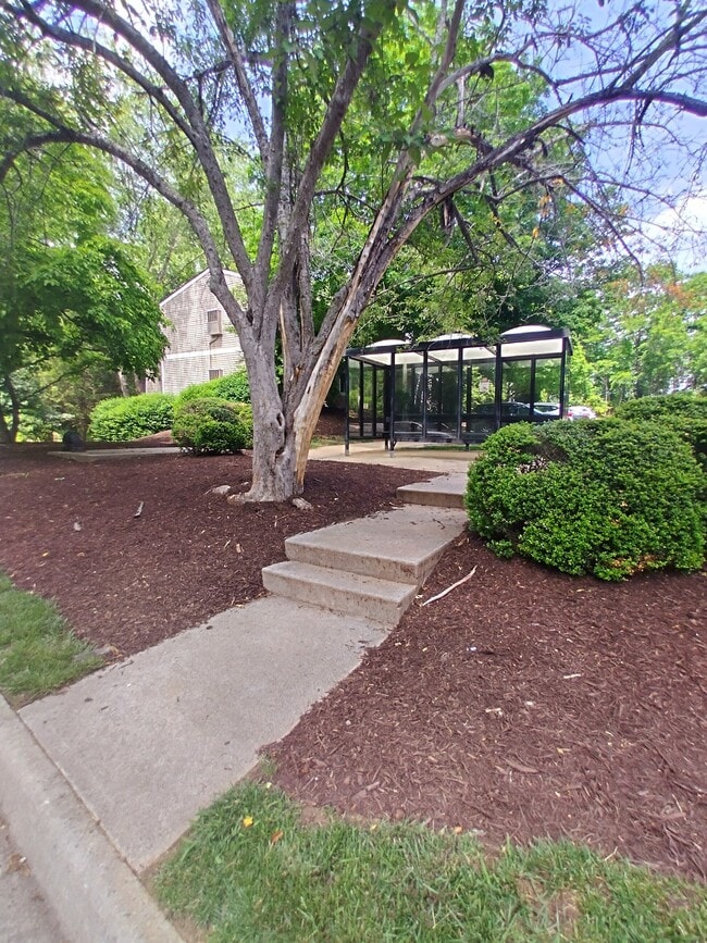 600 Reusens Rd Unit J111