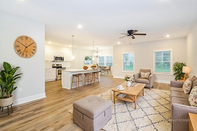 Photo - 1005 Autumns Wood Cir E