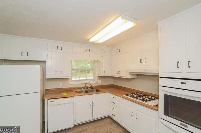 Photo - 608 Upland Ridge Dr NW