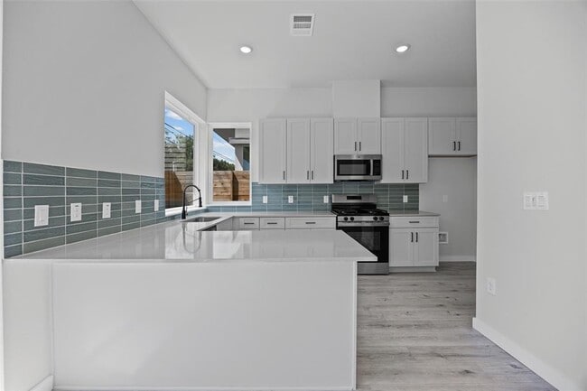 Building Photo - 2000 Riverside Farms Rd Unit 5102