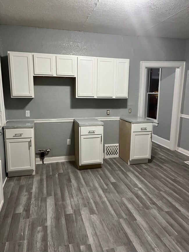 Photo - 1829 W Wright St Unit Lower duplex