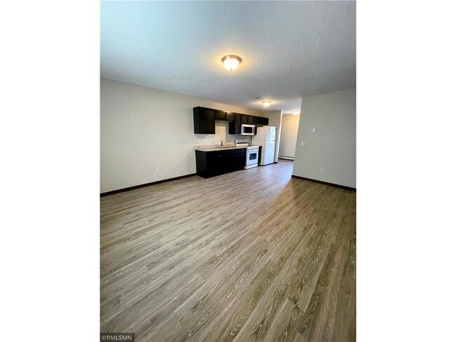 Photo - 365 2nd St SE