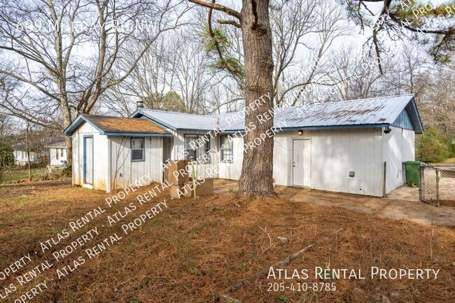 Photo - 609 Murray Rd NW