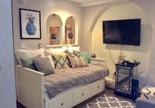 Photo - 442 3rd St NE Unit 442 3rd Street NE #B - Lower Level