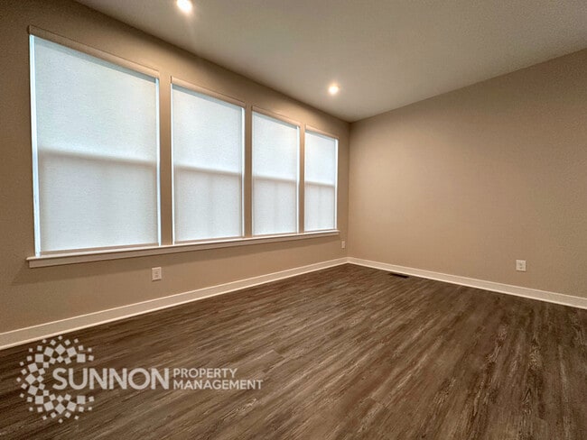 Photo - 3BR Townhome with Rooftop Deck in LoSo