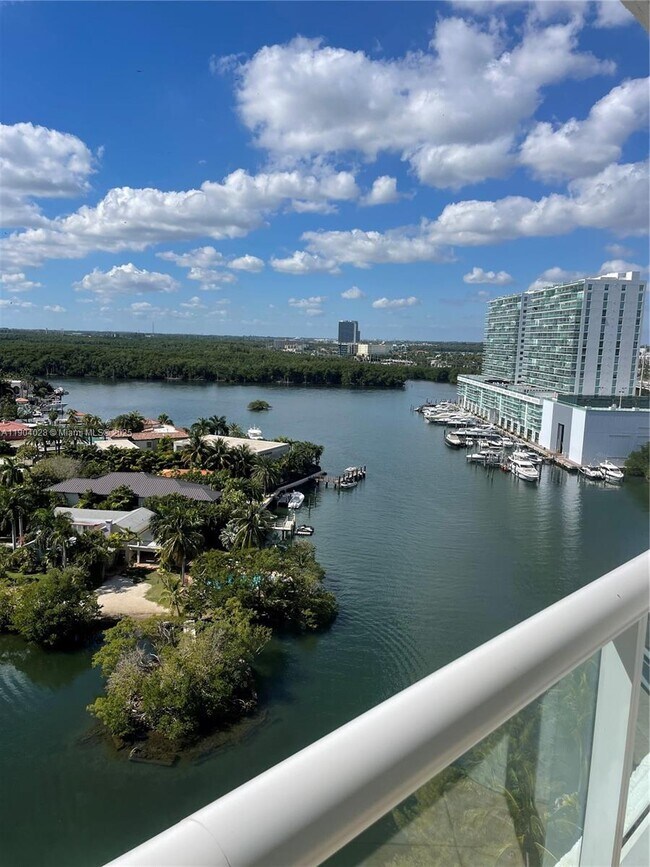 Photo - 16500 Collins Ave